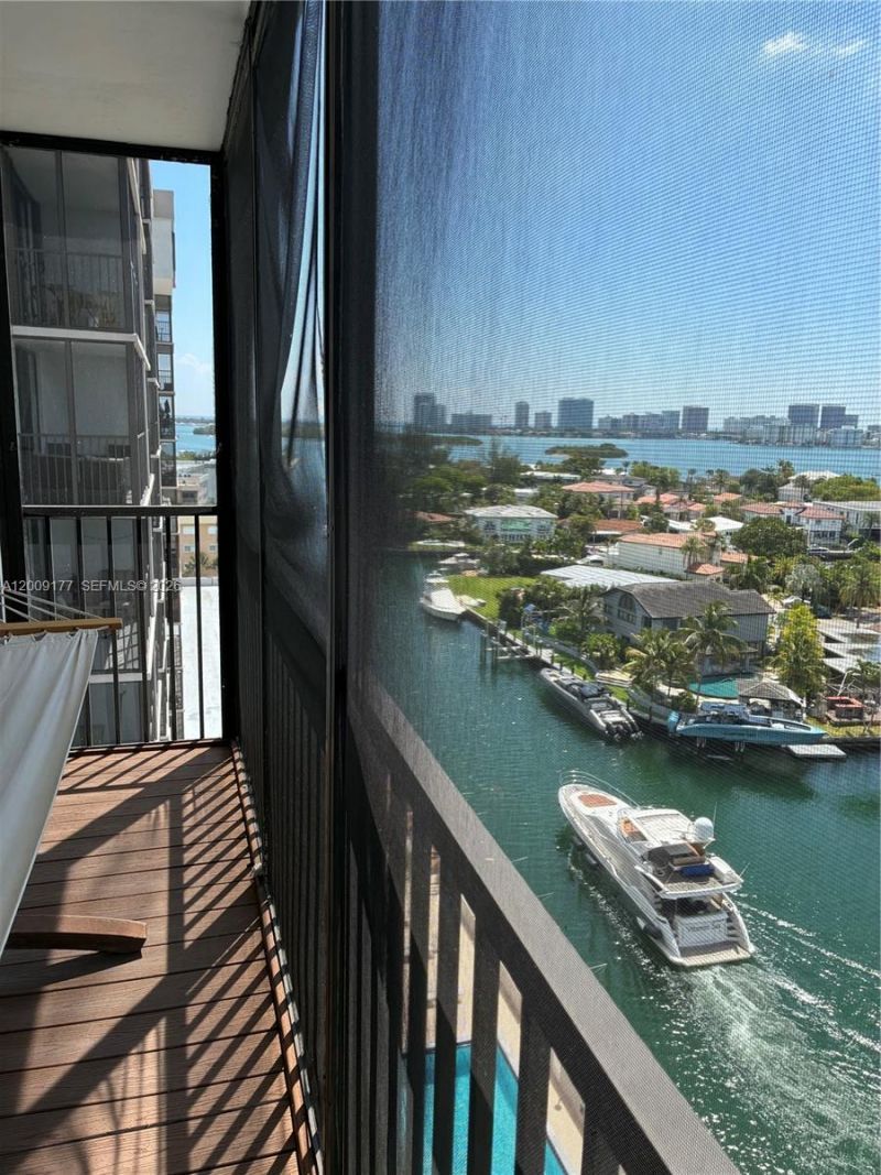 2500 NE 135th St , Unit C1011, North Miami, FL 33181 Photo