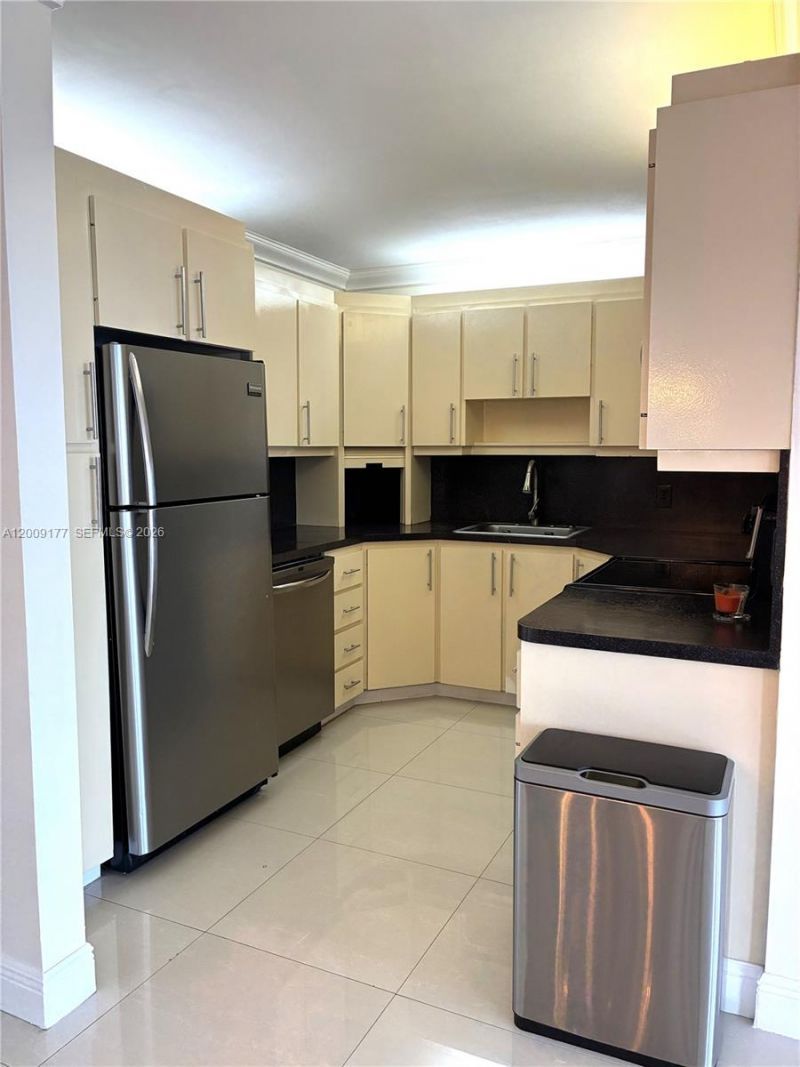 2500 NE 135th St , Unit C1011, North Miami, FL 33181 Photo
