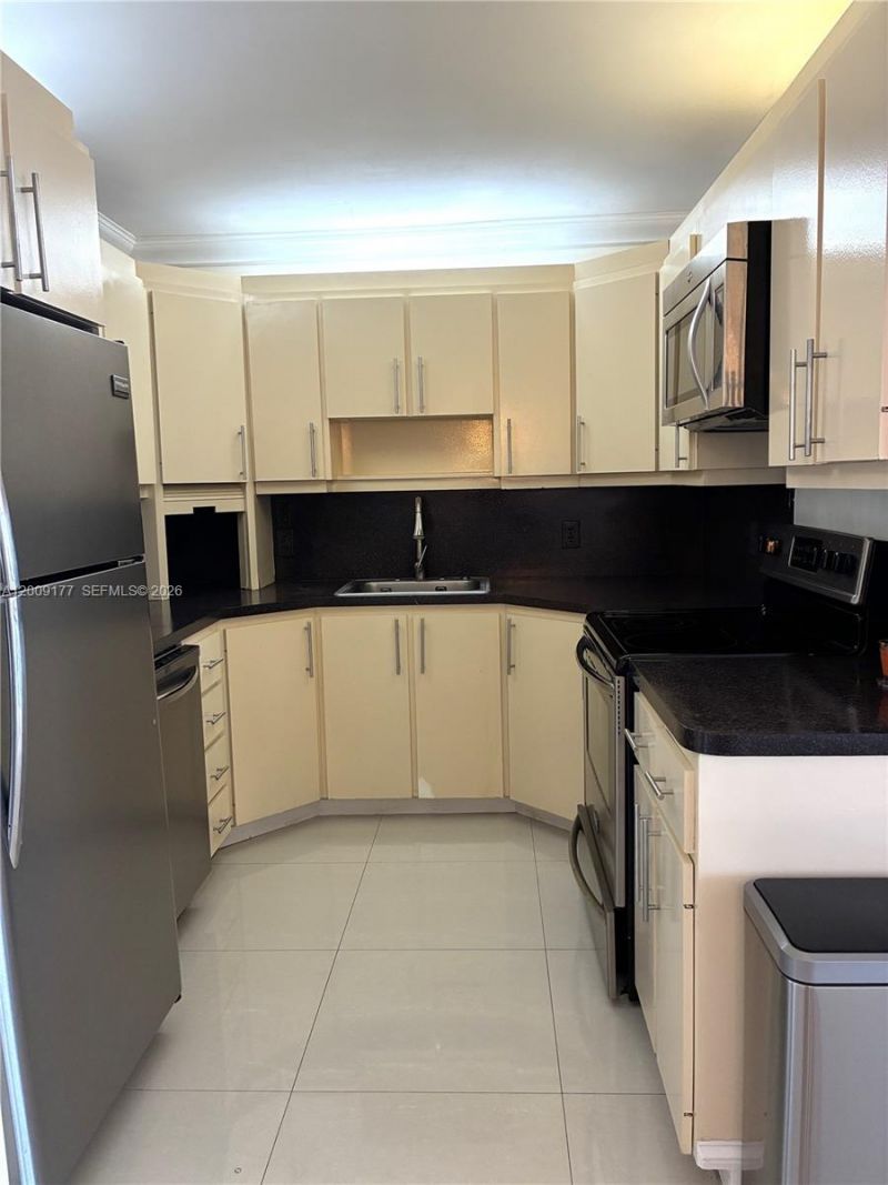 2500 NE 135th St , Unit C1011, North Miami, FL 33181 Photo