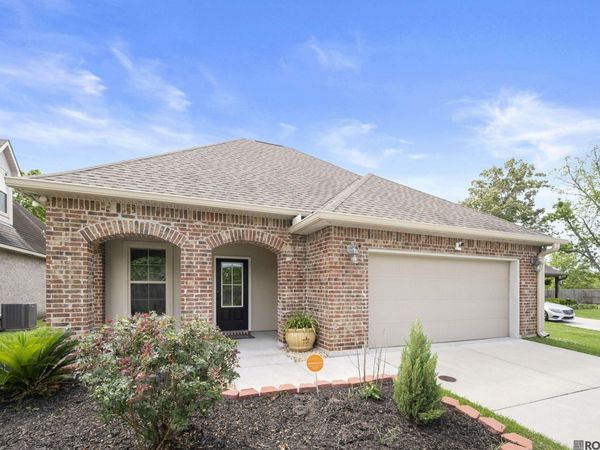 11265 Admirable Oaks Ave, Gonzales, LA 70737