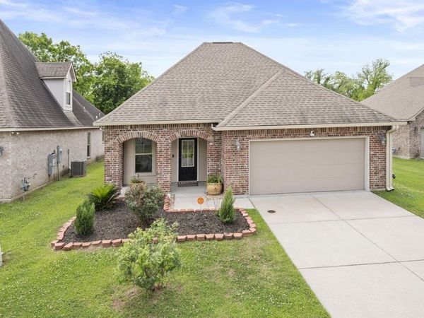 11265 Admirable Oaks Ave, Gonzales, LA 70737
