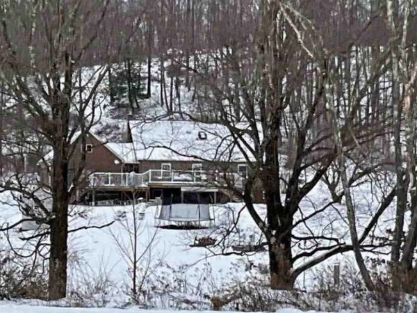 171 Hillview Manor Rd , Leechburg, PA 15656