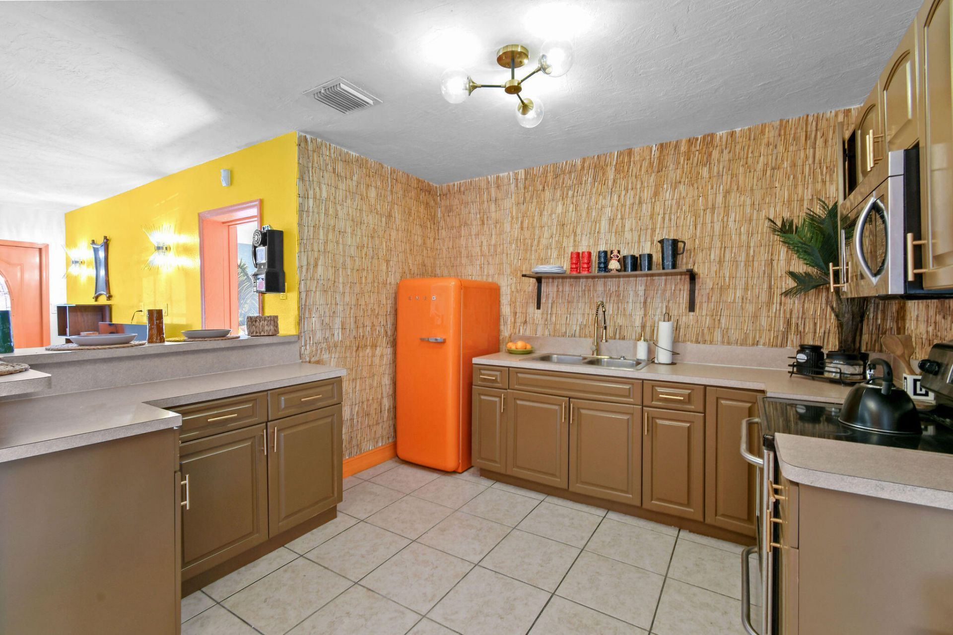 943 Charles Street, West Palm Beach, FL 33401 Photo