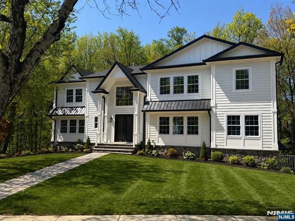 81 Eastbrook Drive, RIVER EDGE, NJ 07661