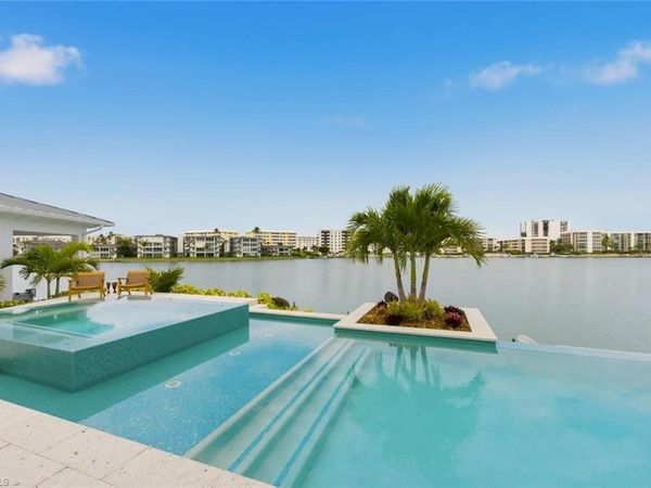 200 Bahia PT, NAPLES, FL 34103