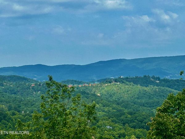 1824 Pinestand Ridge Way, Sevierville, TN 37862