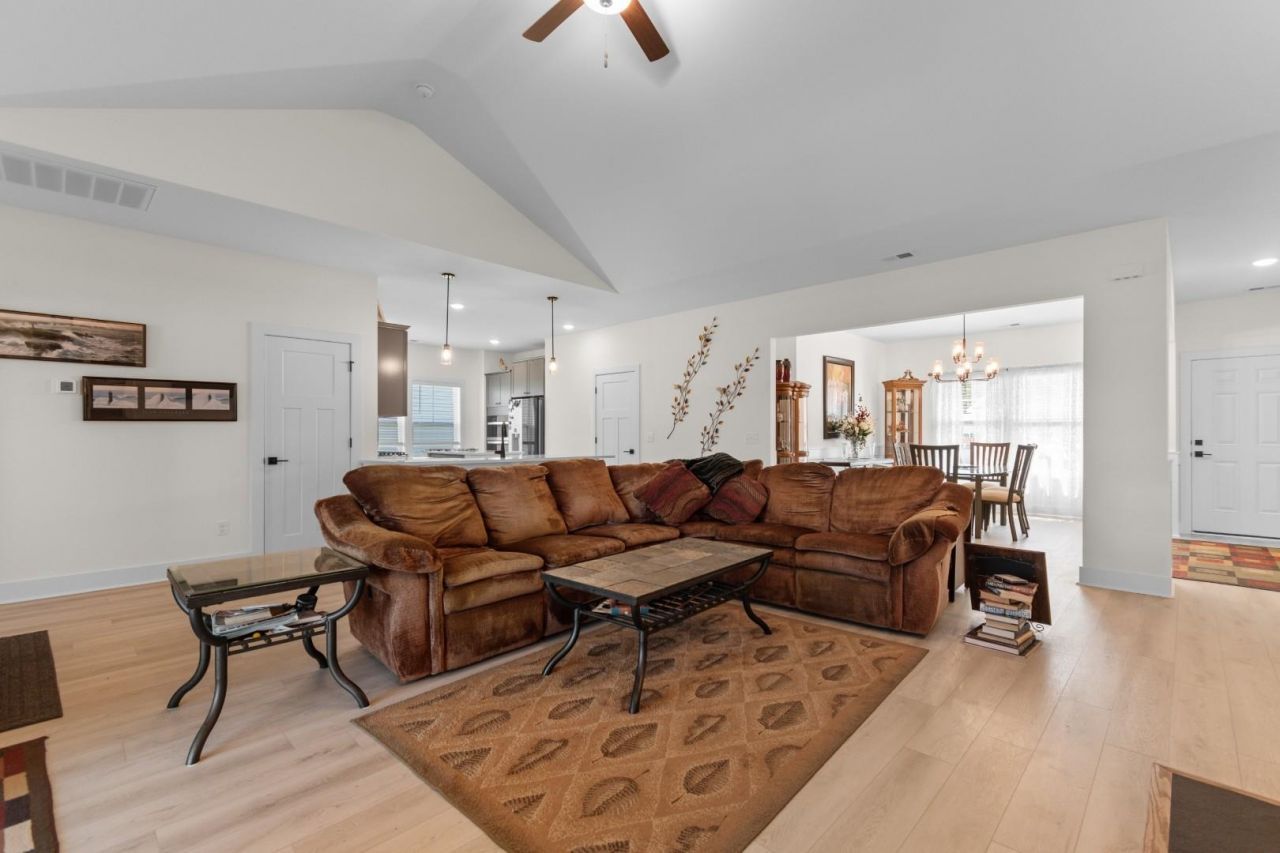 1215 Mill Banks Dr.  Photo 13