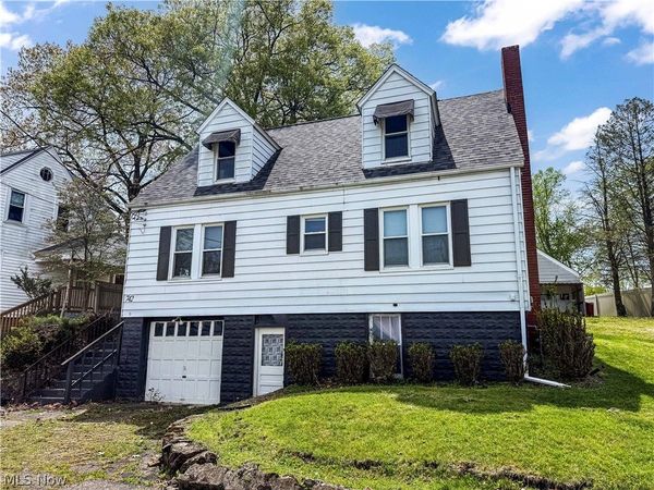 742 E Market Street , Cadiz, OH 43907