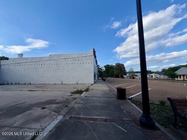 161 W Railroad Avenue, Magnolia, MS 39652