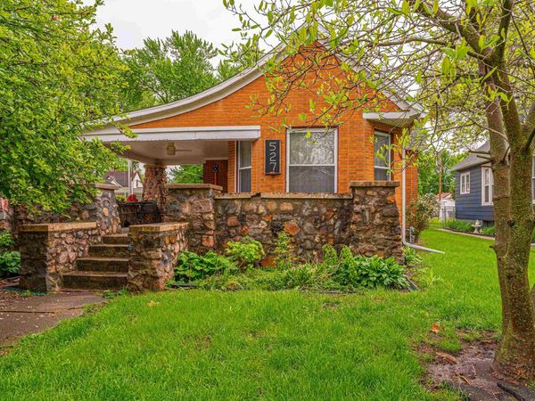 527 8TH Street, Lincoln, IL 62656