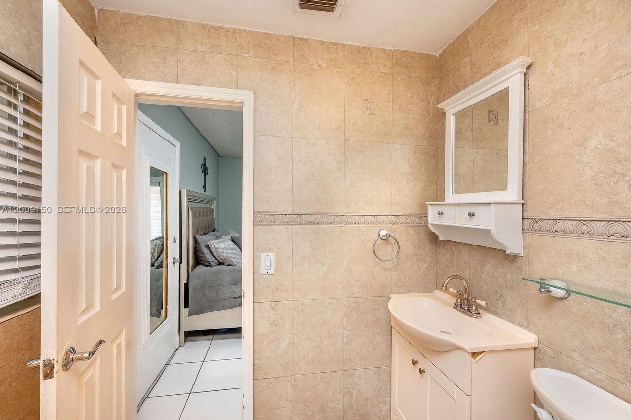 8200 NW 31st Ave , Miami, FL 33147 Photo