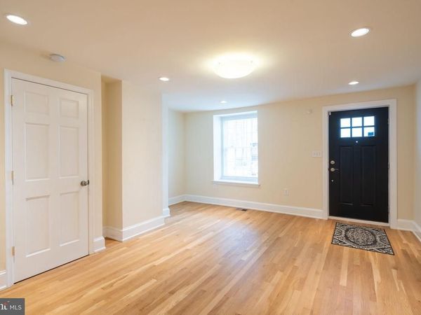 110 ROXBOROUGH AVENUE, PHILADELPHIA, PA 19127