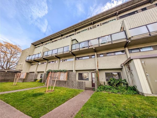 477 Lampson St, Unit #7, Esquimalt, BC V9A 5Z4