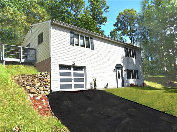 102 Keswick Farm RD, Troutville, VA 24175
