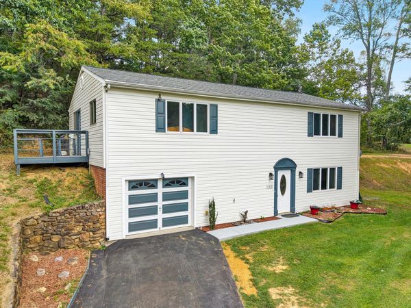 102 Keswick Farm RD, Troutville, VA 24175