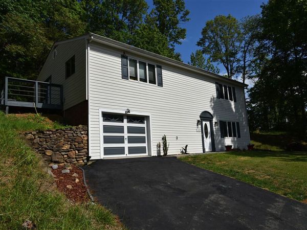 102 Keswick Farm RD, Troutville, VA 24175