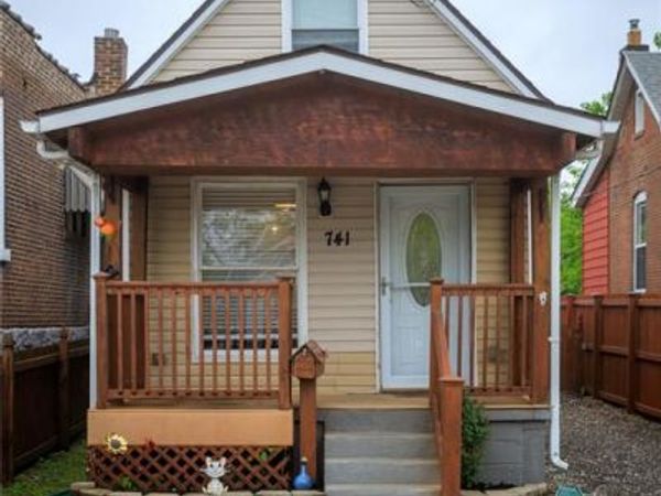 741 Regina Avenue , St Louis, MO 63125