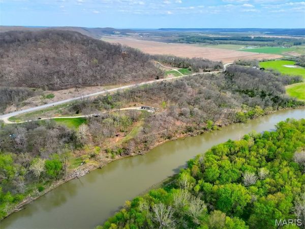 4078 Highway 79 , Louisiana, MO 63353