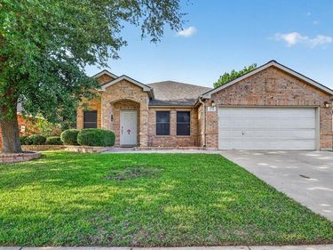 612 Cranbrook Drive, Fort Worth, TX 76131