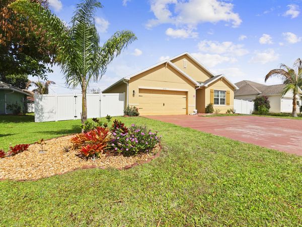 2766 SW Savona Boulevard, Port St. Lucie, FL 34953