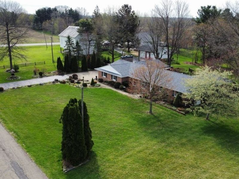 7470 Gayview Street, Louisville, OH 44641 Photo 2