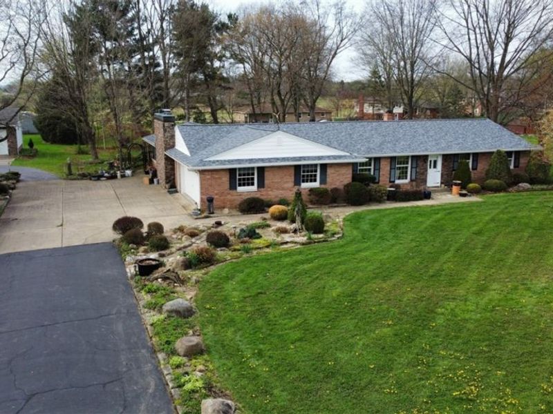 7470 Gayview Street, Louisville, OH 44641 Photo 3