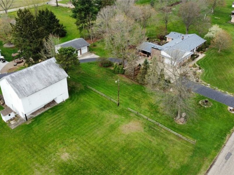 7470 Gayview Street, Louisville, OH 44641 Photo 5