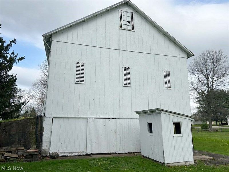 7470 Gayview Street, Louisville, OH 44641 Photo 8