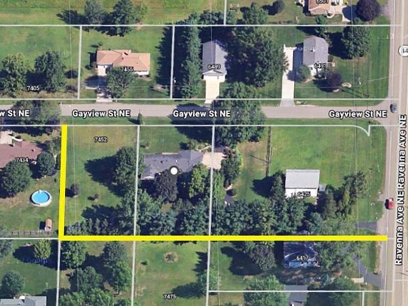 7470 Gayview Street, Louisville, OH 44641 Photo 9