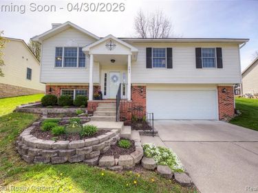 343 Cobblestone Court, Brighton, MI 48116