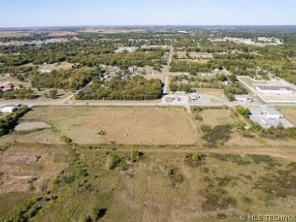 SW 15th Street , Wagoner, OK 74467