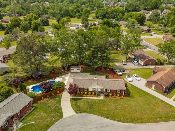 106 Yorkside Ct, Hendersonville, TN 37075