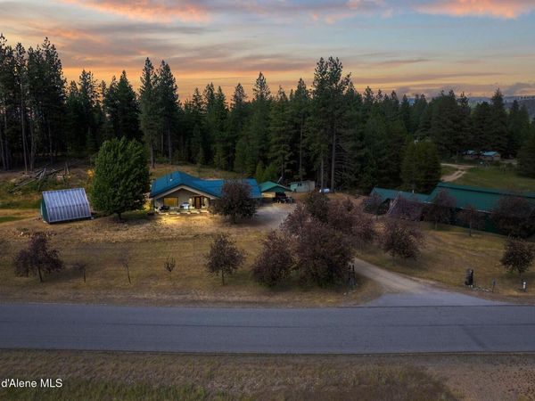 159 Frontier Village , Naples, ID 83847
