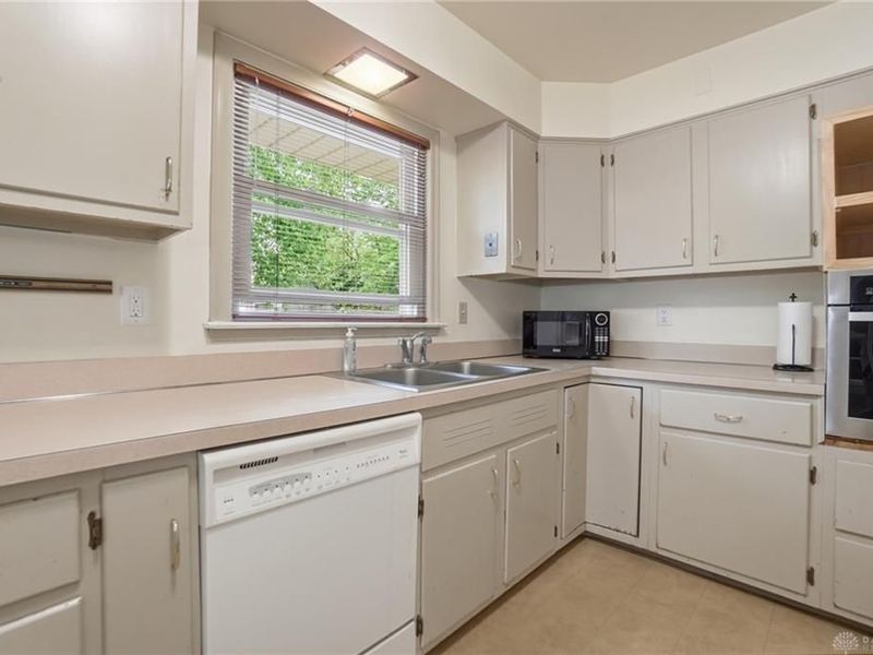 6119 Flemington Road, Washington Township, OH 45459 Photo 16