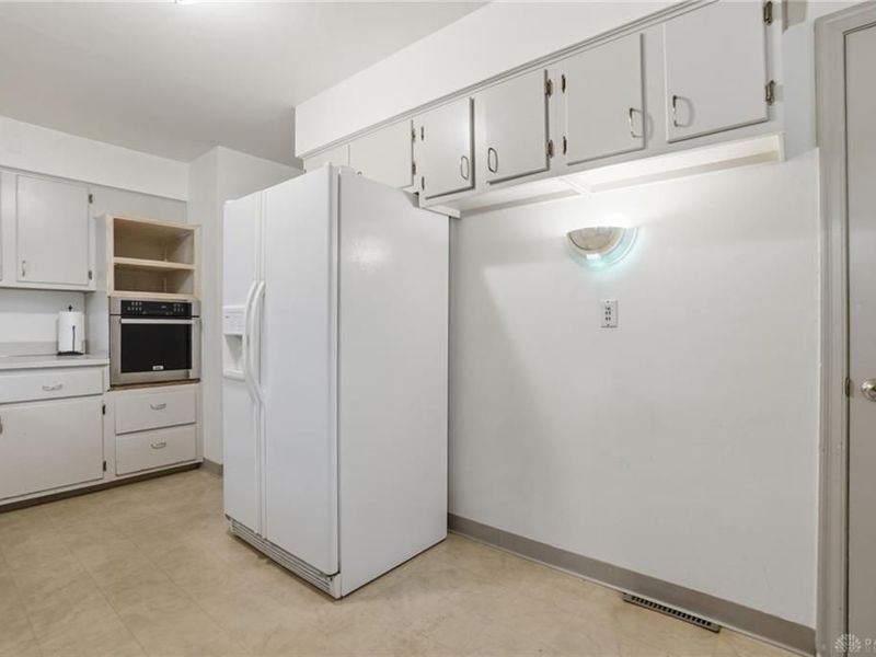 6119 Flemington Road, Washington Township, OH 45459 Photo 17