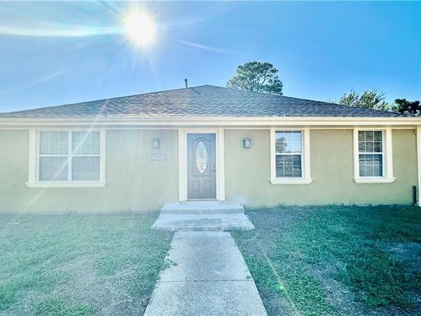 7530 NEW CASTLE Street, New Orleans, LA 70126