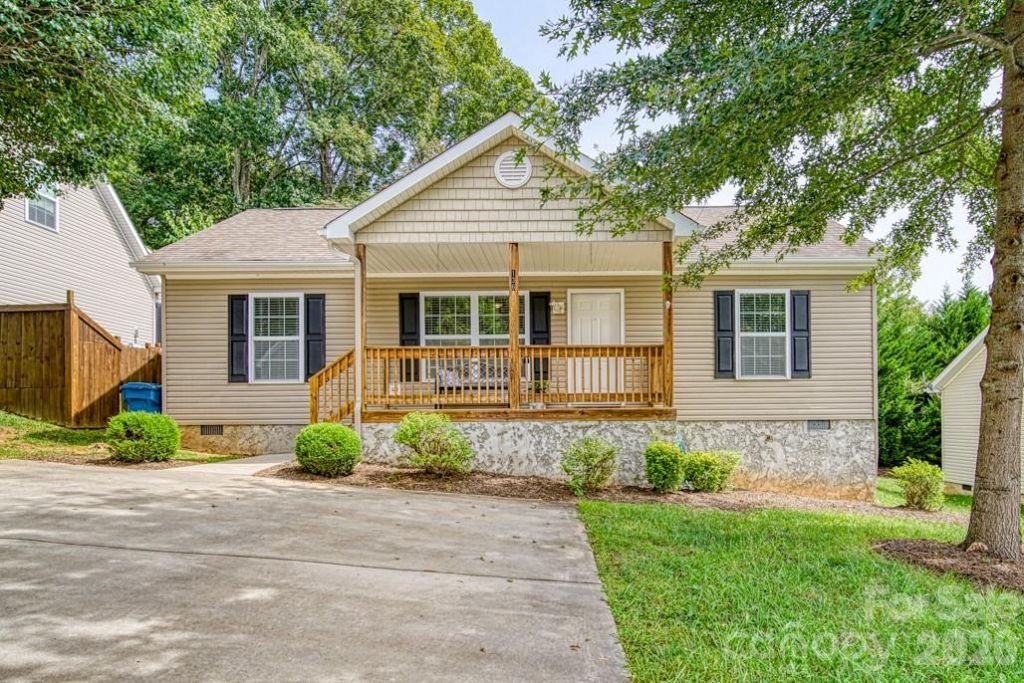 136 Newberry Drive, Fletcher, NC 28732 Main Photo