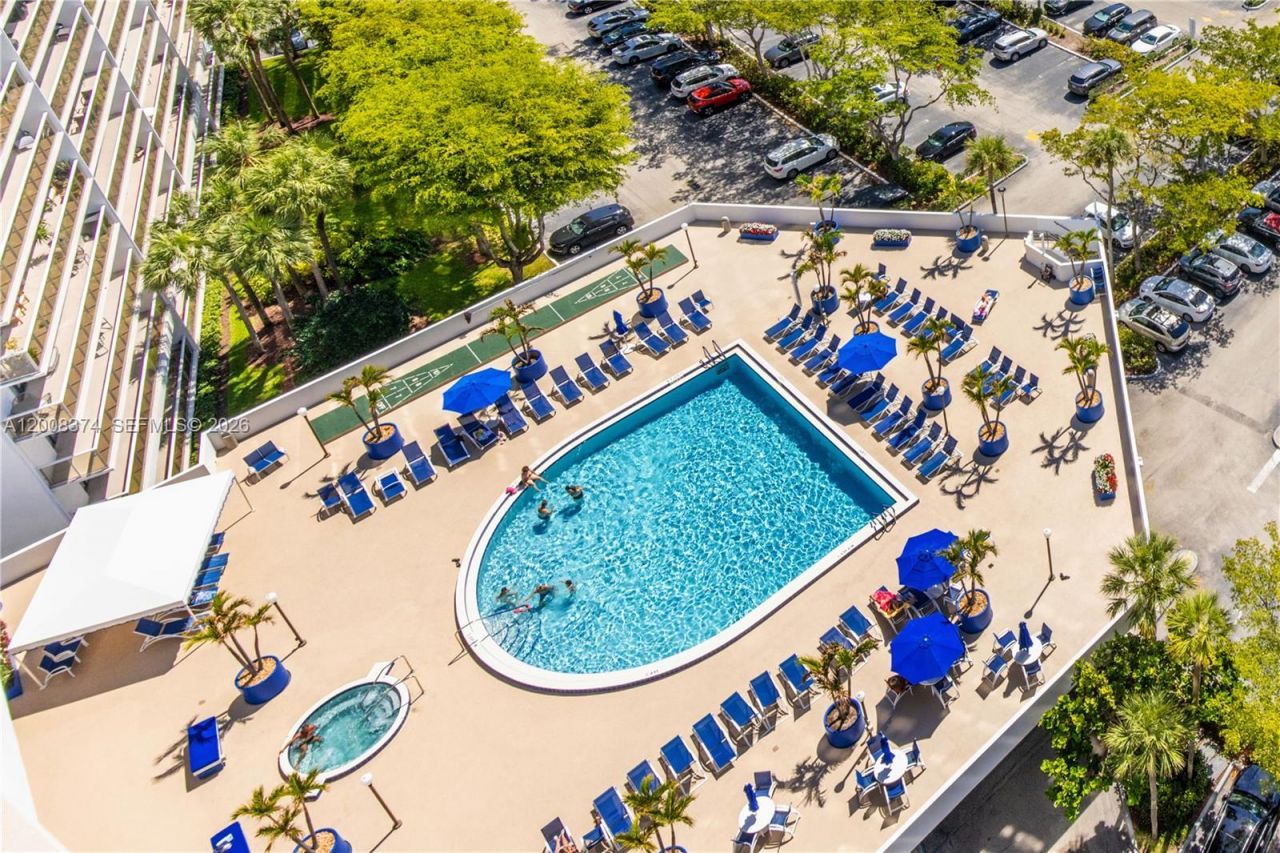 3701 N Country Club Dr, Unit 1805, Aventura, FL 33180 Photo
