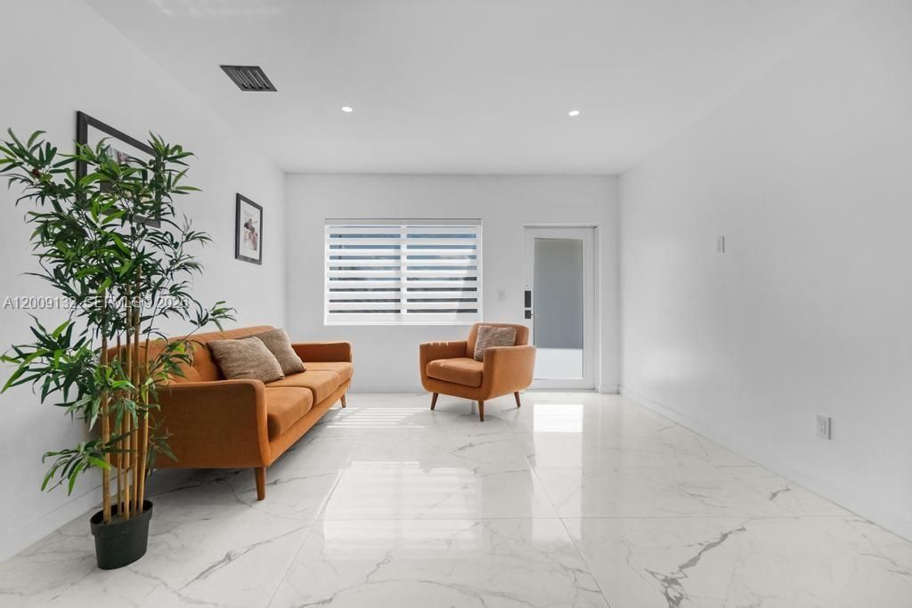 6941 Sheridan St , Hollywood, FL 33024 Photo
