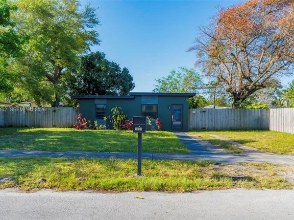 1030 NW 141st St , Miami, FL 33168