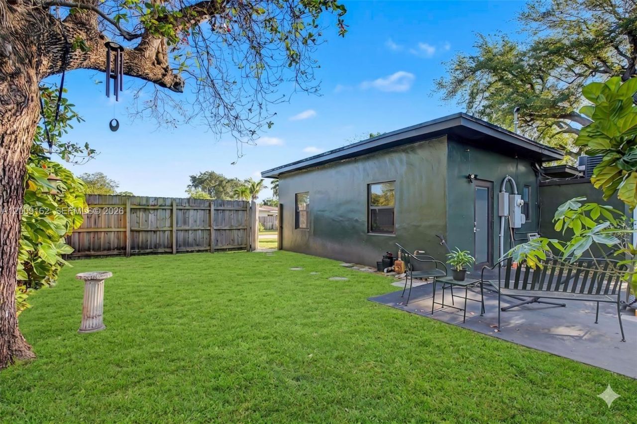1030 NW 141st St, Miami, FL 33168 Photo