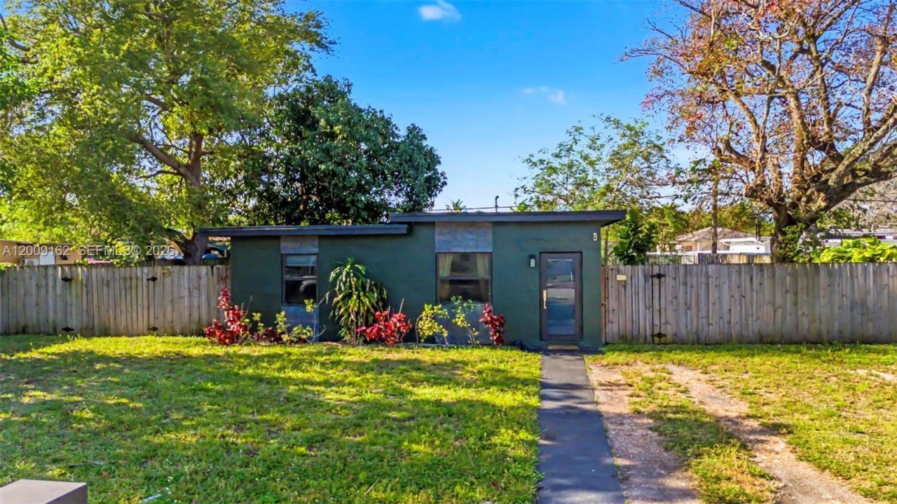 1030 NW 141st St, Miami, FL 33168 Photo