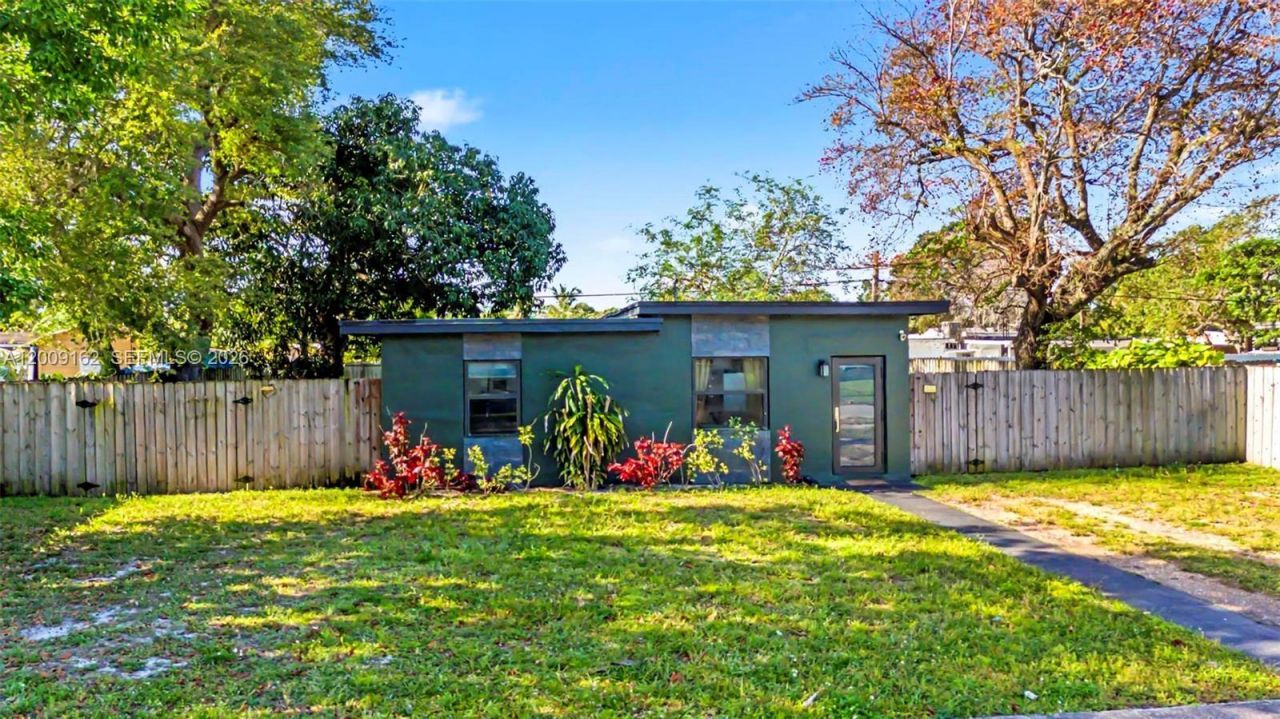 1030 NW 141st St, Miami, FL 33168 Photo