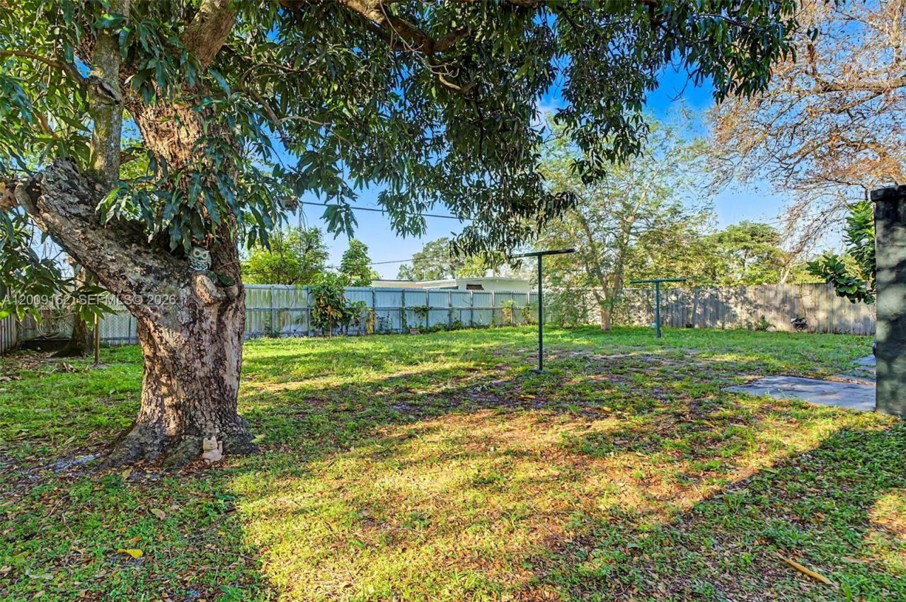 1030 NW 141st St, Miami, FL 33168 Photo