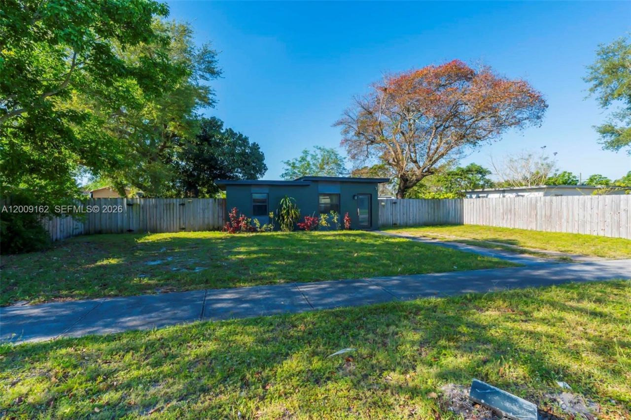 1030 NW 141st St, Miami, FL 33168 Photo