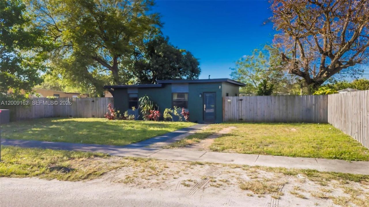 1030 NW 141st St, Miami, FL 33168 Photo