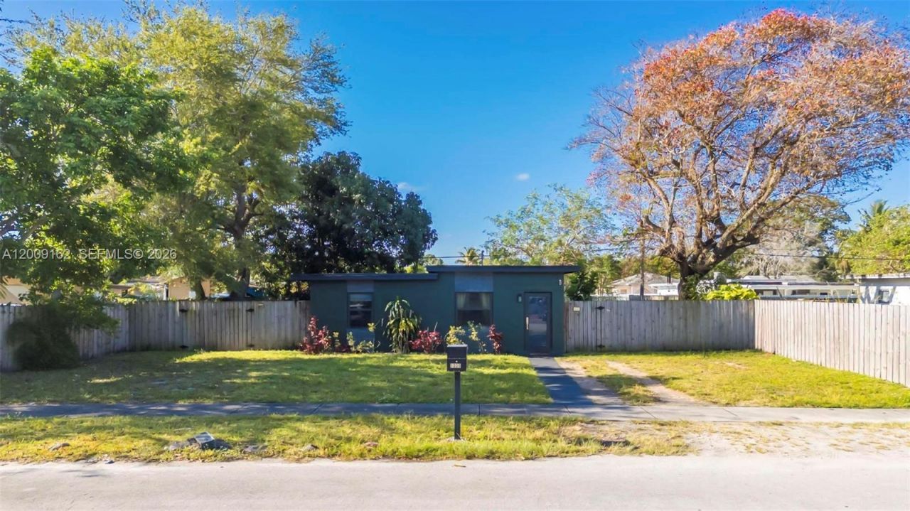 1030 NW 141st St, Miami, FL 33168 Photo
