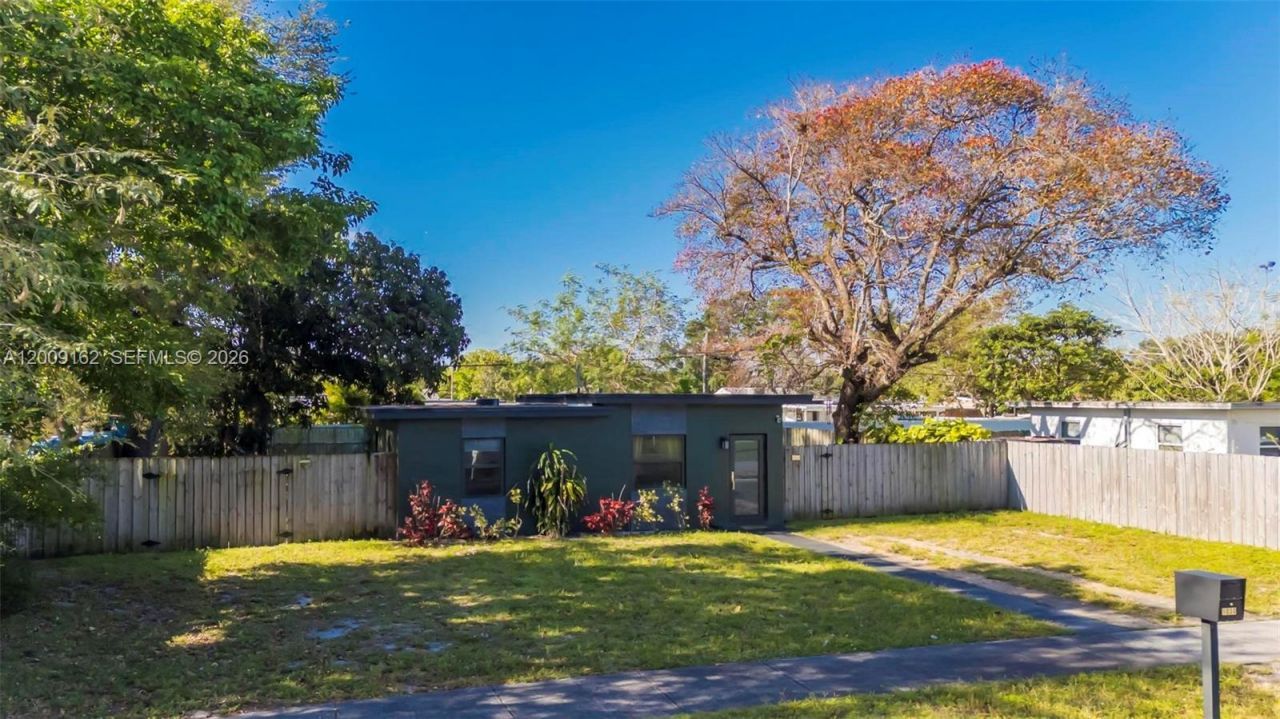 1030 NW 141st St, Miami, FL 33168 Photo