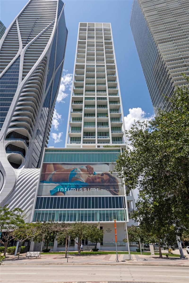 1040 Biscayne Blvd , Unit 3607, Miami, FL 33132 Photo