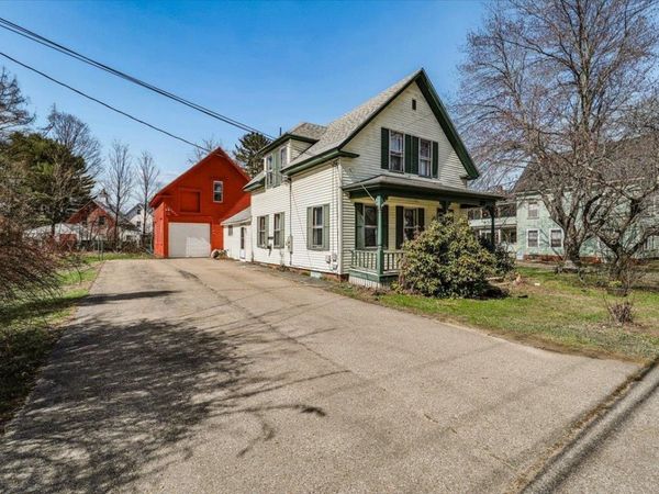 18 School Street, Belmont, NH 03220